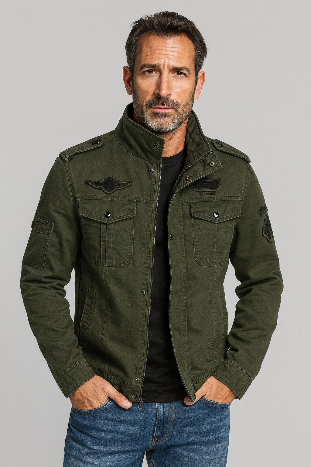 Herrjacka med hög krage och flera fickor