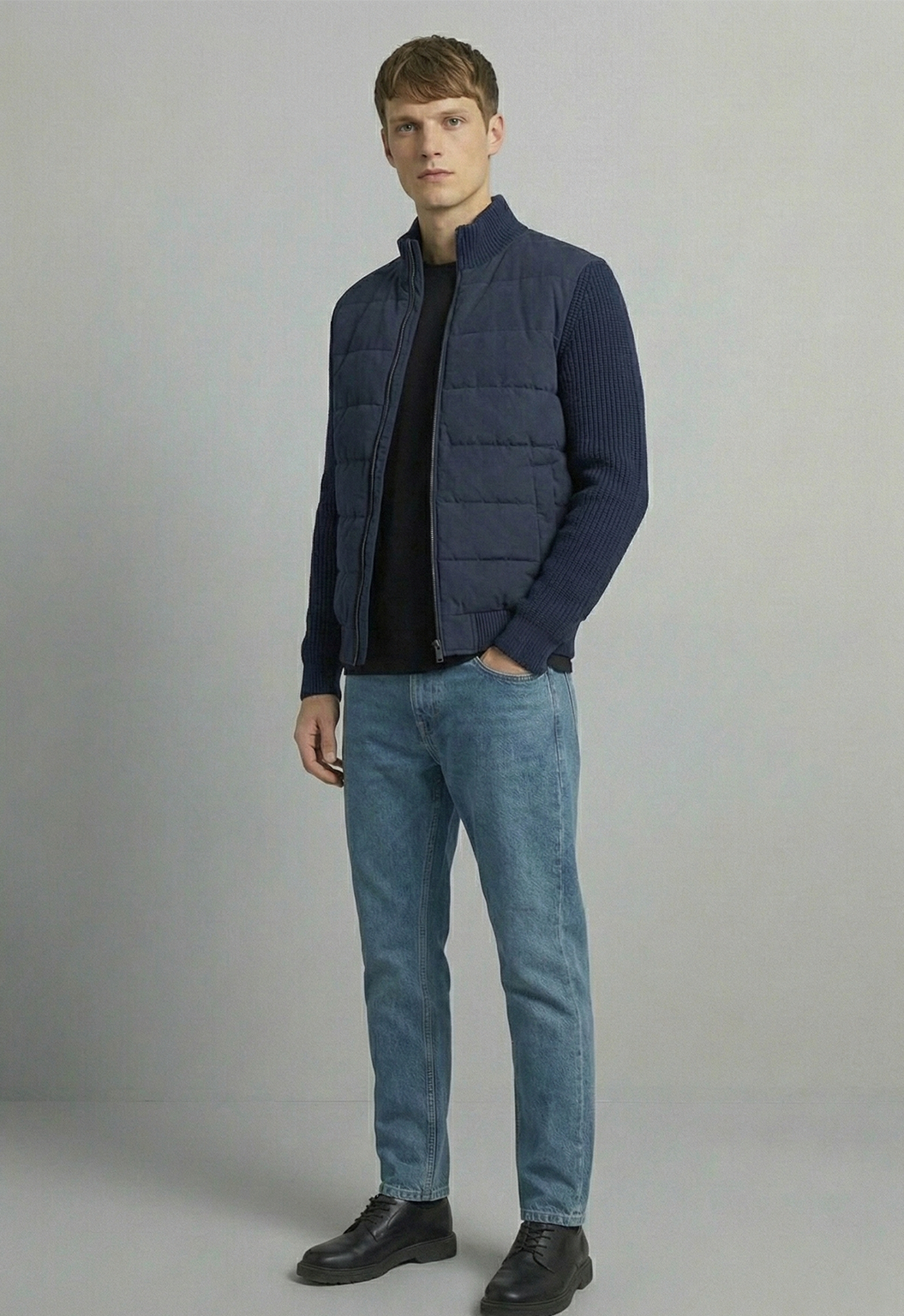 Hybrid Quilted Jacka med Ribbstickade Ärmar | Oskar – Marinblå