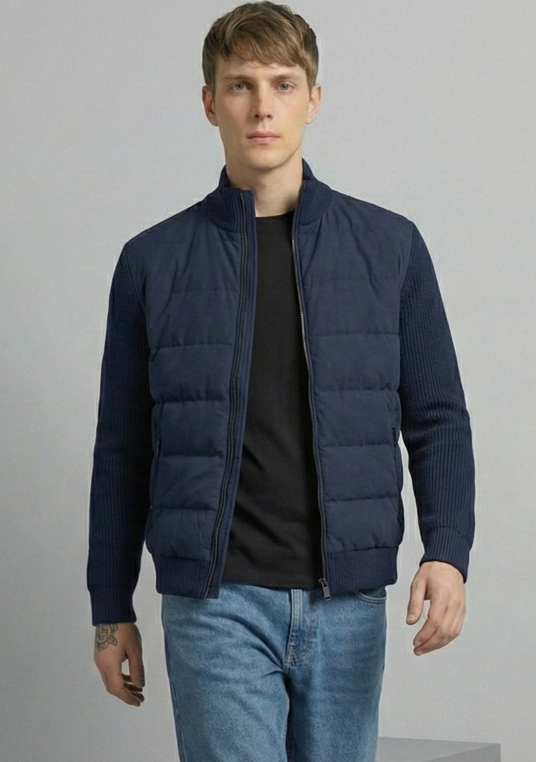 Hybrid Quilted Jacka med Ribbstickade Ärmar | Oskar – Marinblå