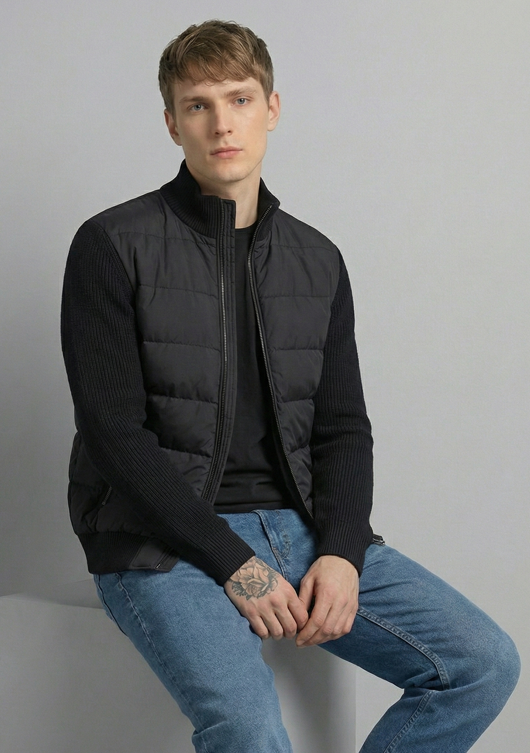 Hybrid Quilted Jacka med Ribbstickade Ärmar | Viktor – Kolsvart