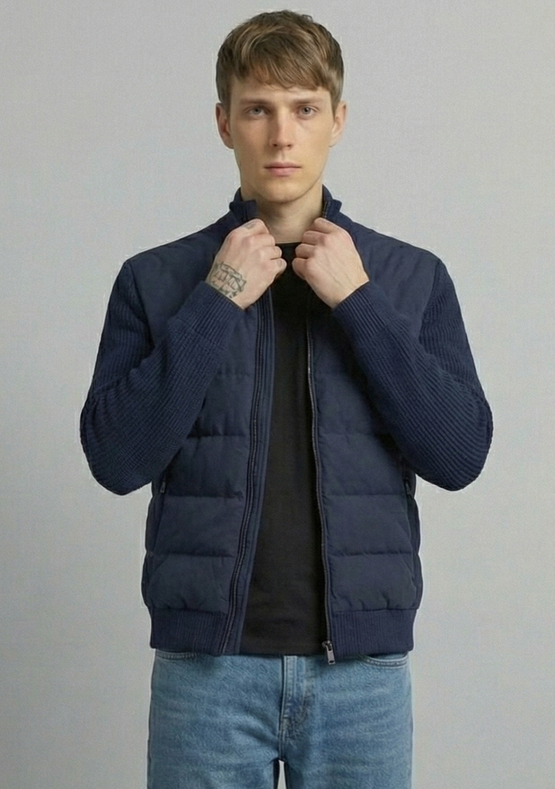 Hybrid Quilted Jacka med Ribbstickade Ärmar | Oskar – Marinblå