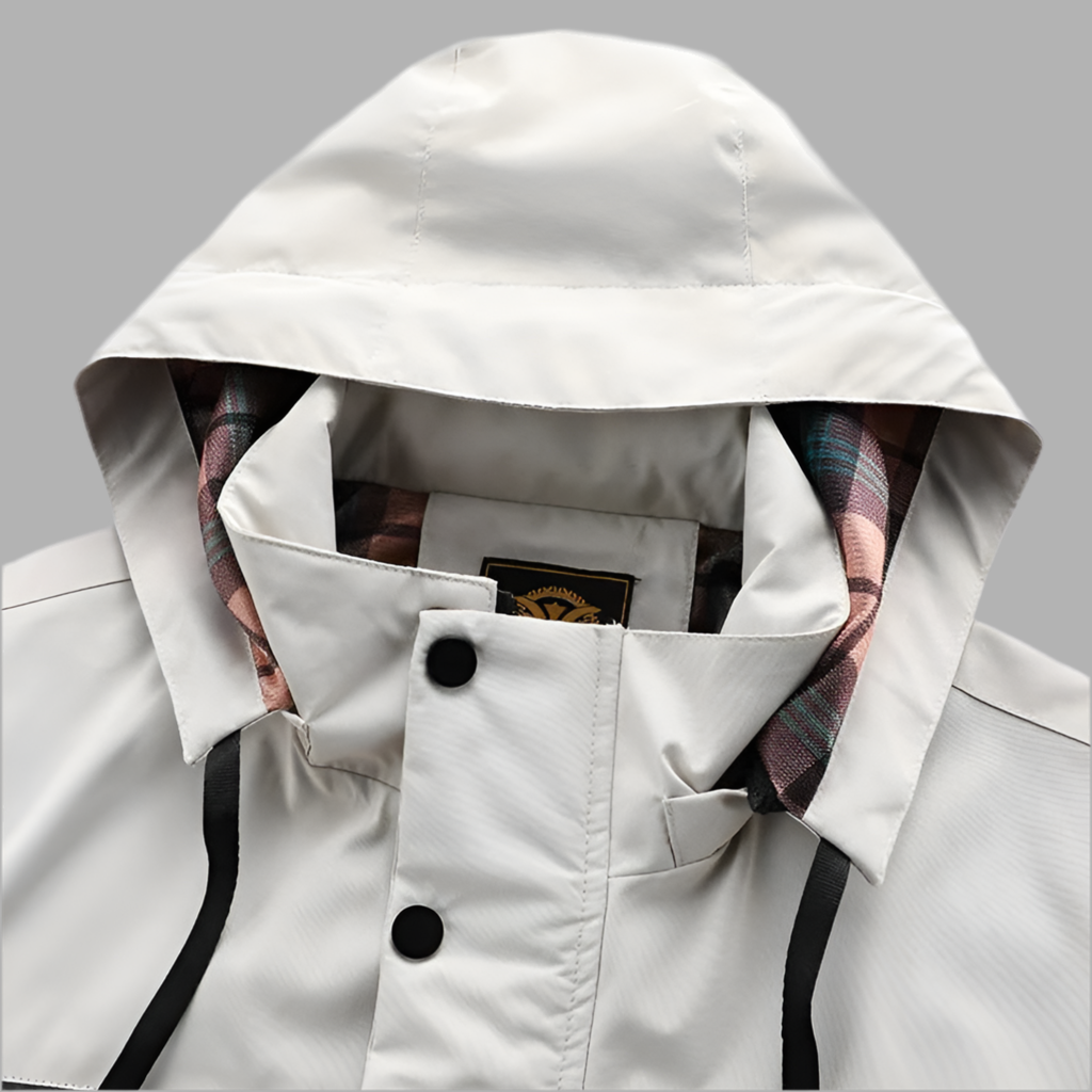 Herrjacka med huva och flera fickor