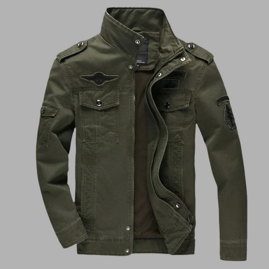 Herrjacka med hög krage och flera fickor